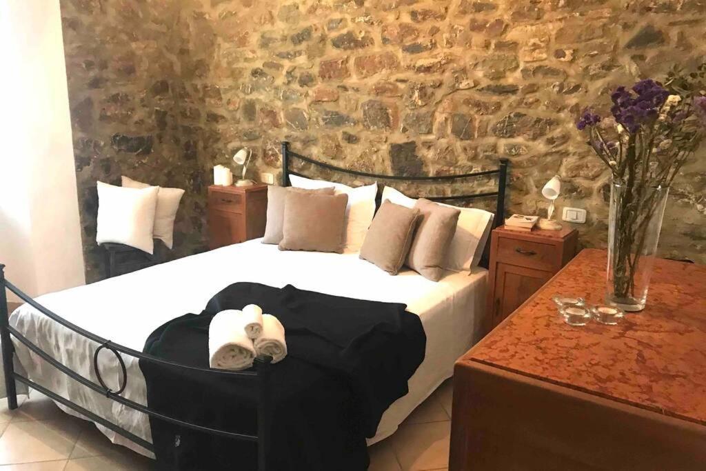 Campiglia dʼOrcia Villetta Indipendente Con Giardino מראה חיצוני תמונה